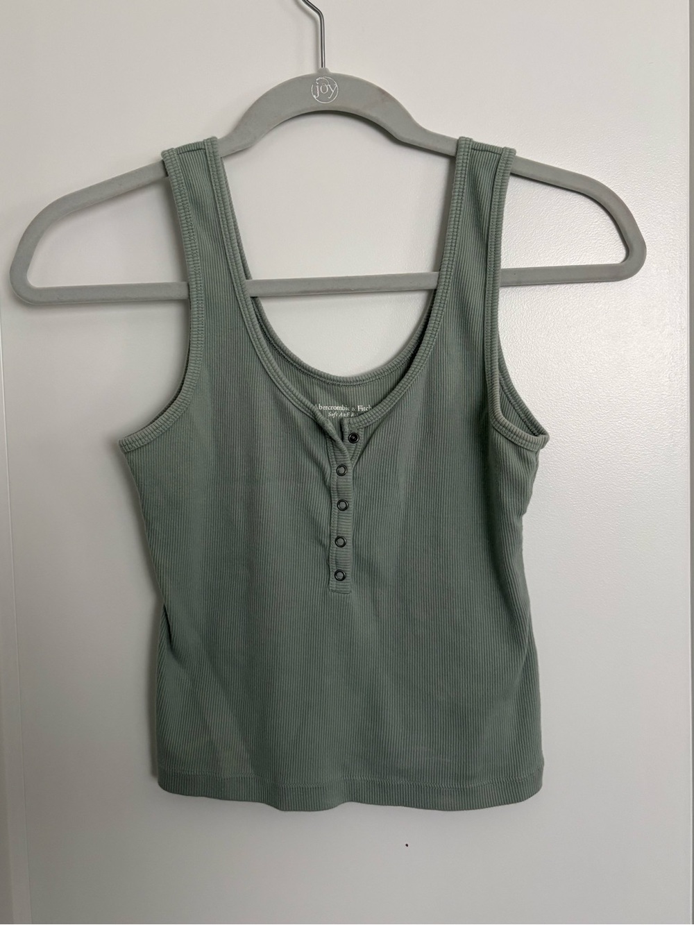 Abercrombie Soft AF Cropped Ribbed Henley Tank Top - Sage Green